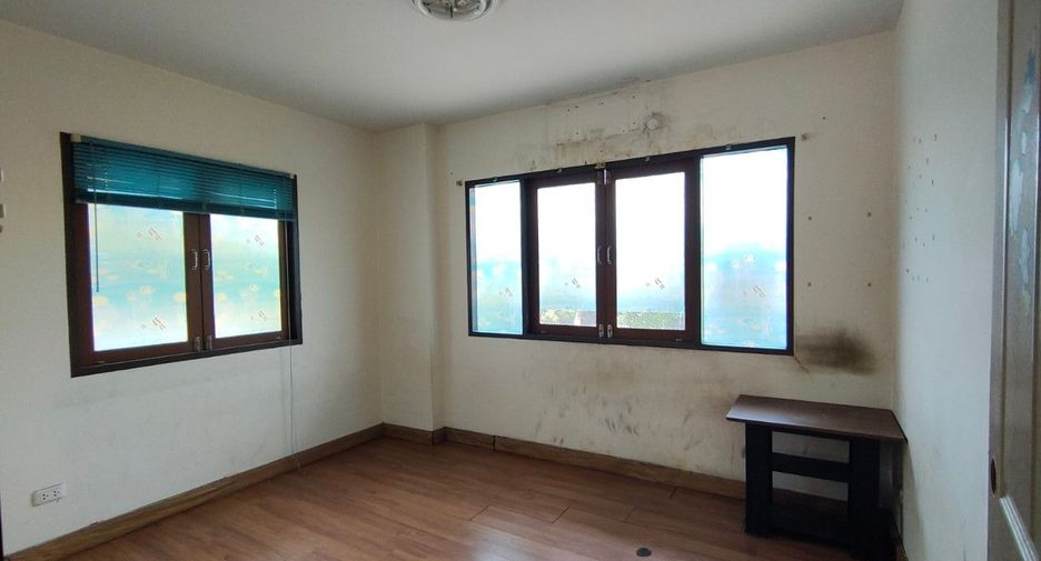 Haus zum Kauf mit Studio in Lat Krabang, Bangkok