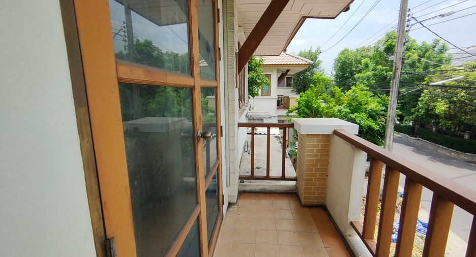 Haus zum Kauf mit Studio in Lat Krabang, Bangkok