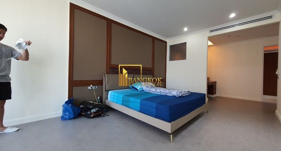 For rent 2 bedrooms condo in Khlong Toei, Bangkok
