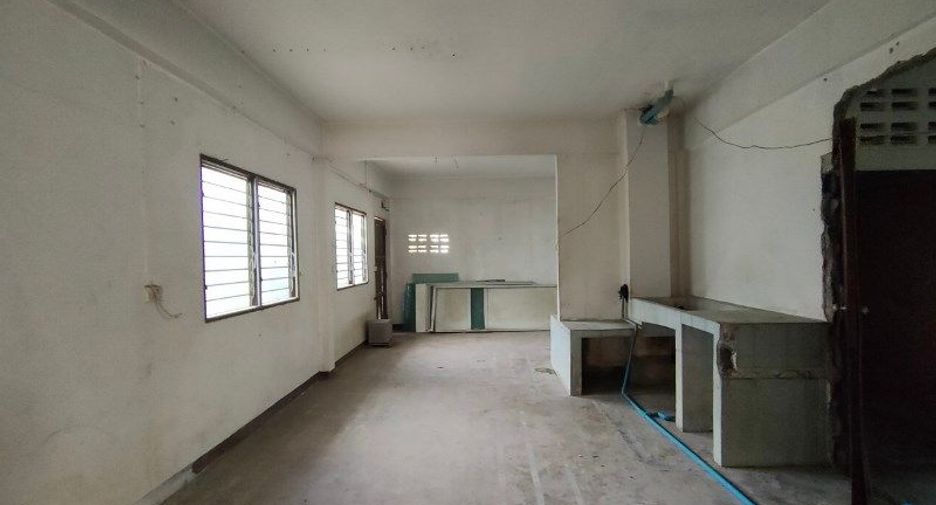 À vendre studio maison à Lat Krabang, Bangkok