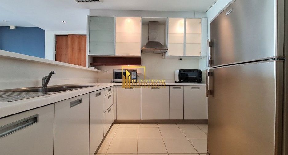 For rent 3 bedrooms condo in Khlong Toei, Bangkok