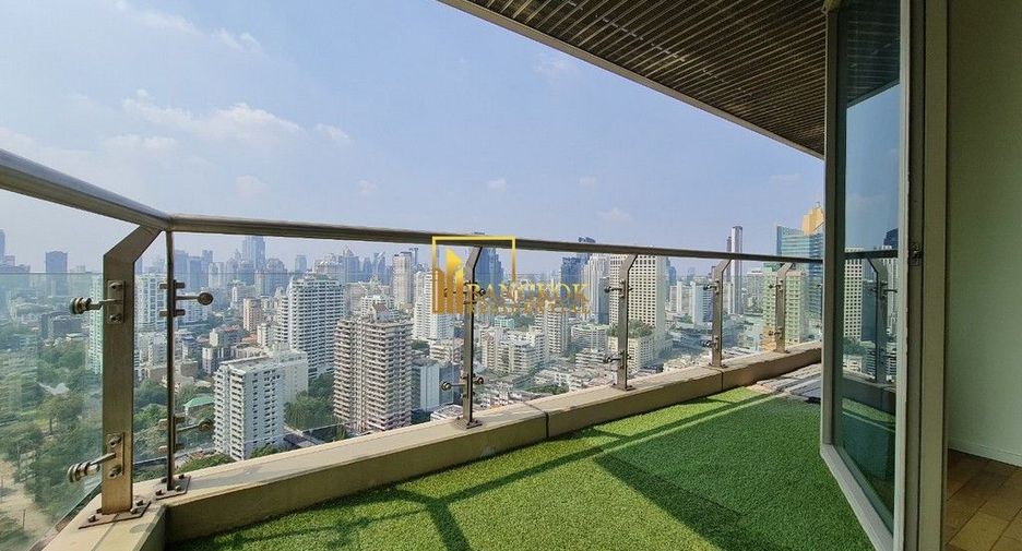 For rent 3 bedrooms condo in Khlong Toei, Bangkok