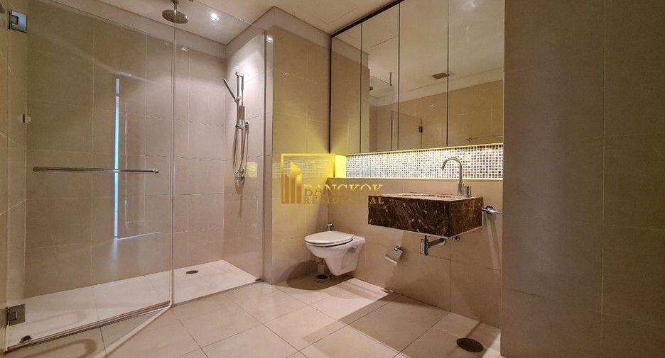 For rent 3 bedrooms condo in Khlong Toei, Bangkok
