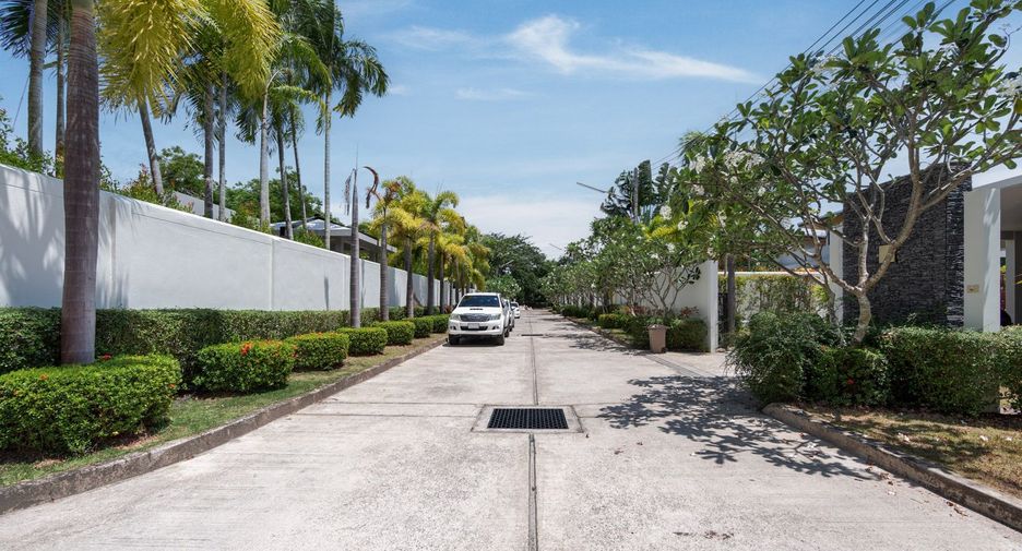 For rent 4 bed villa in Mueang Phuket, Phuket
