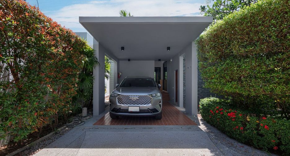 For rent 4 bed villa in Mueang Phuket, Phuket