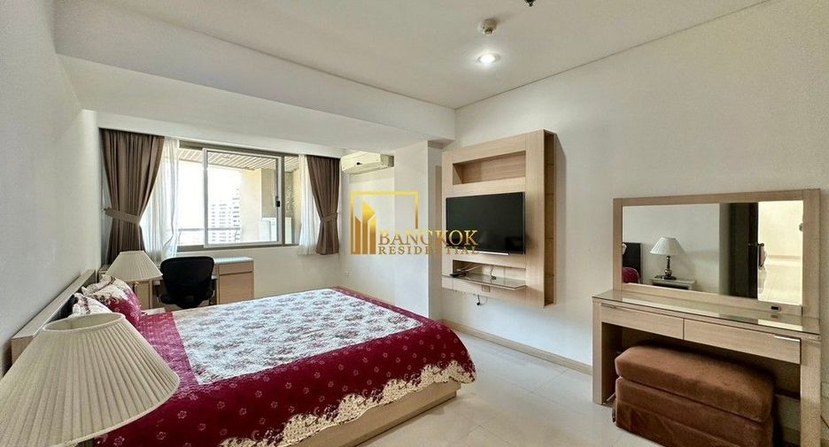 For rent 2 bedrooms condo in Khlong Toei, Bangkok