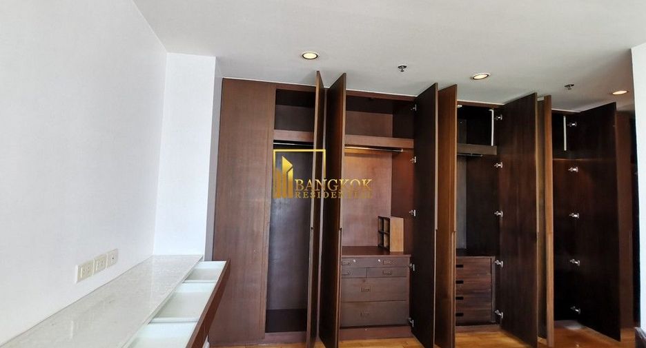 For rent 2 bedrooms condo in Sathon, Bangkok