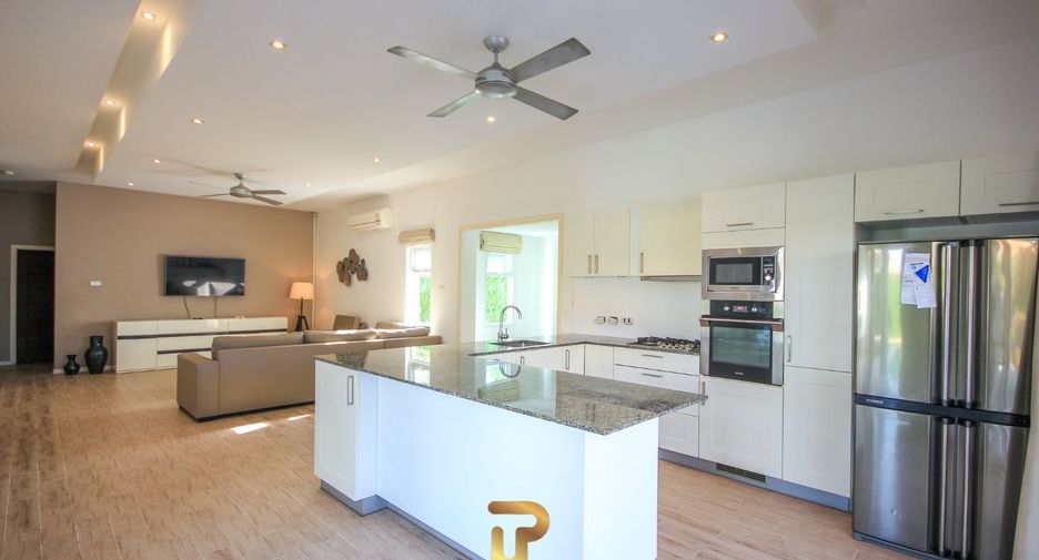 For sale 4 bedrooms villa in Hua Hin, Prachuap Khiri Khan