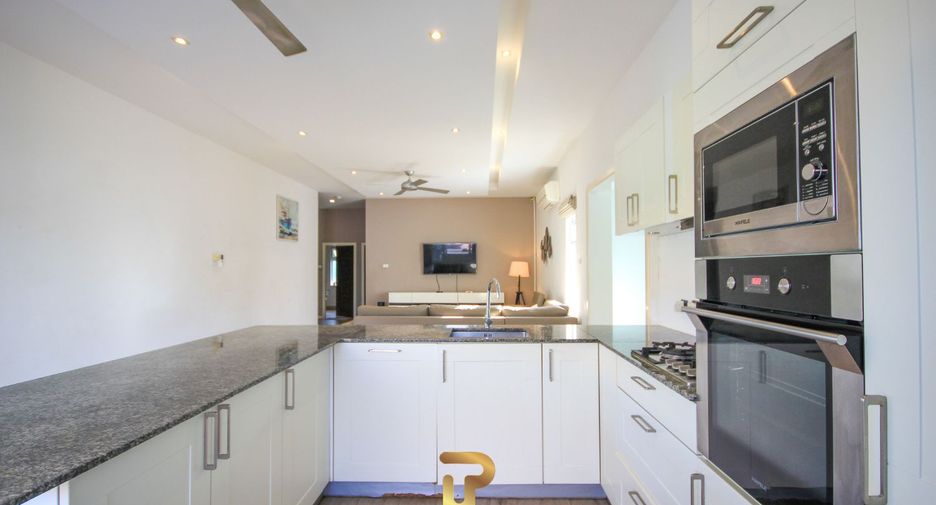 For sale 4 bedrooms villa in Hua Hin, Prachuap Khiri Khan