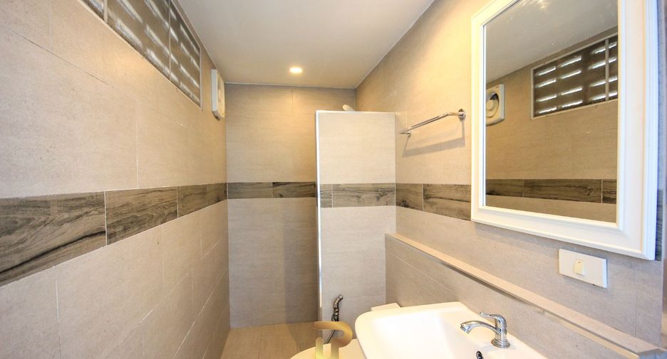 For sale 4 bedrooms villa in Hua Hin, Prachuap Khiri Khan