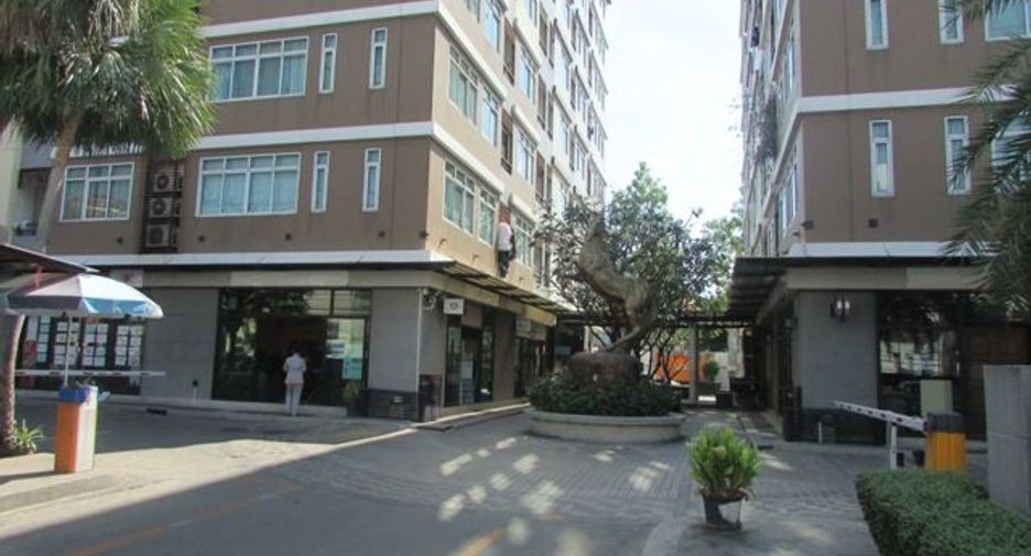 For sale studio condo in Wang Thonglang, Bangkok