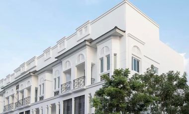 For rent 3 ベッドルーム townhouse in Phra Khanong, Bangkok