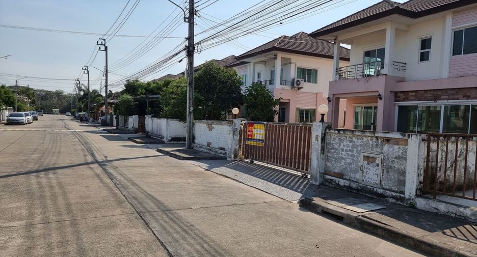 For sale studio house in Khlong Sam Wa, Bangkok