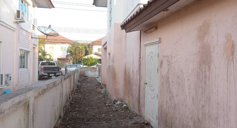 For sale studio house in Khlong Sam Wa, Bangkok