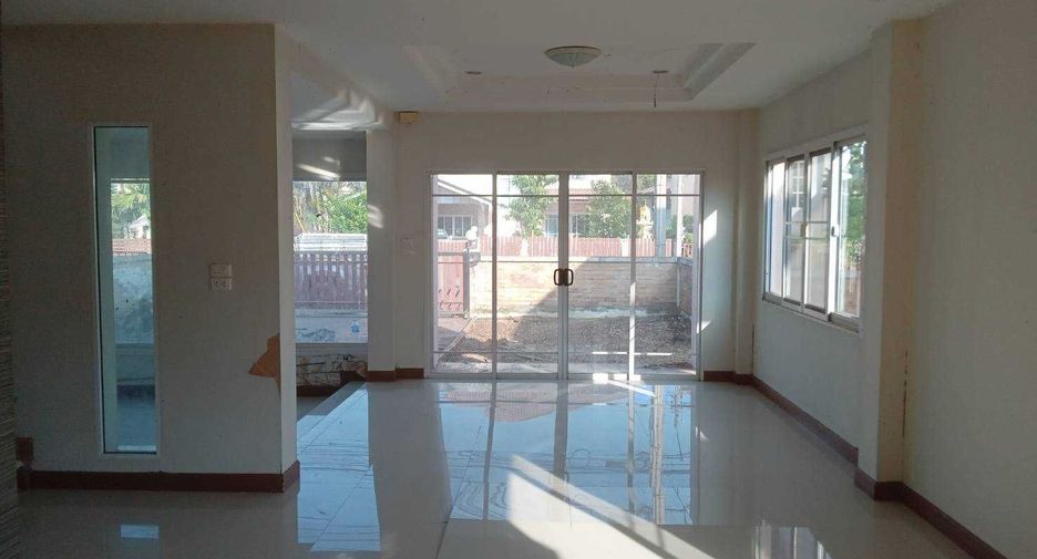 For sale studio house in Khlong Sam Wa, Bangkok