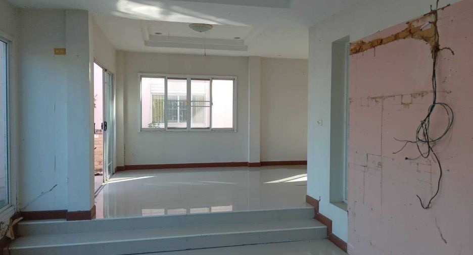 For sale studio house in Khlong Sam Wa, Bangkok