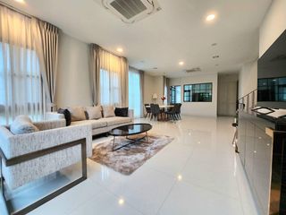 For rent 4 bed condo in Saphan Sung, Bangkok