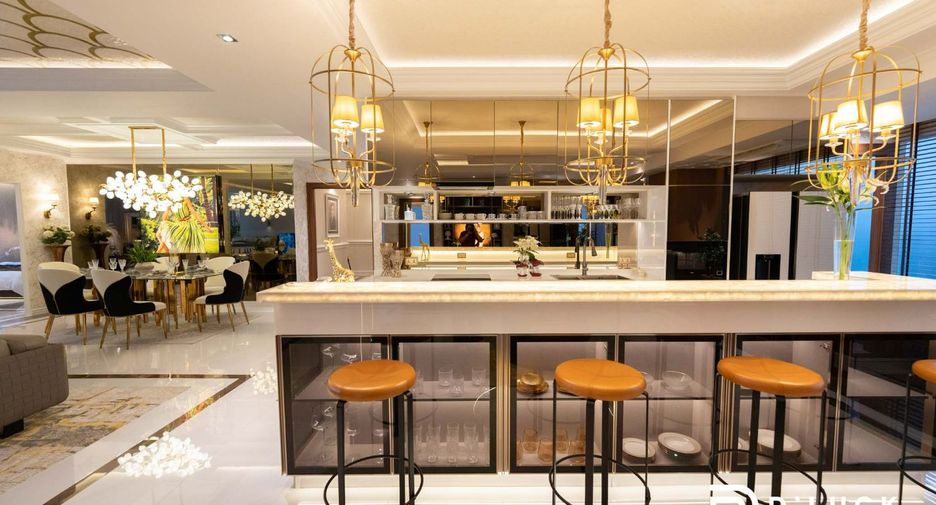 For sale 3 bedrooms condo in Bang Lamung, Chonburi