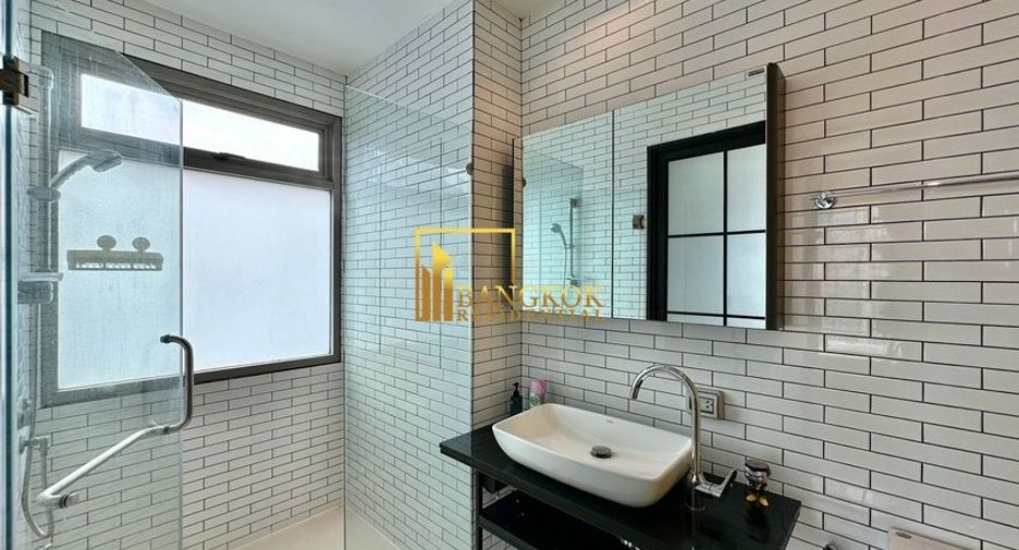 Wohnung zur Miete mit 3 Zimmer in Khlong Toei, Bangkok
