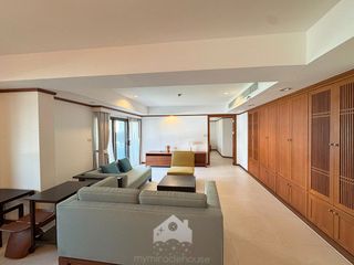For rent 4 bed condo in Watthana, Bangkok