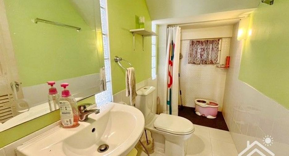 For rent and for sale 3 bed house in Si Racha, Chonburi