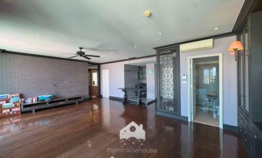 For sale 2 bed condo in Khlong Toei, Bangkok