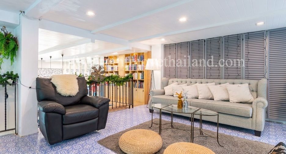 For sale 15 bedrooms hotel in Khlong San, Bangkok