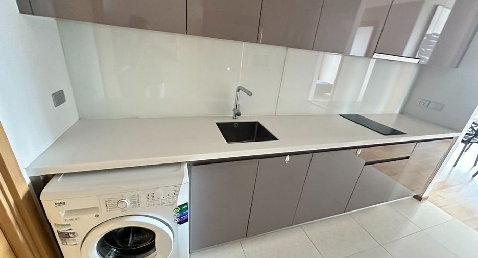 For rent そして for sale 2 ベッドルーム condo in Khlong Toei, Bangkok