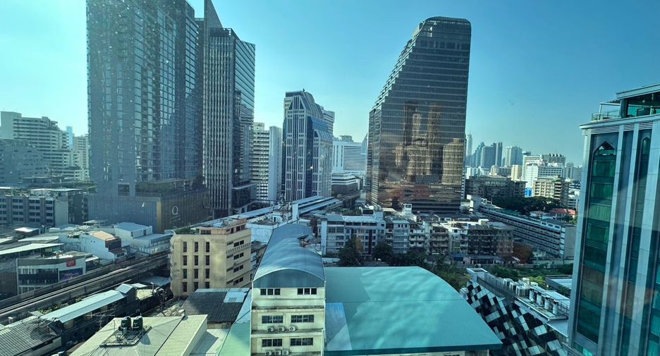 For rent そして for sale 2 ベッドルーム condo in Khlong Toei, Bangkok