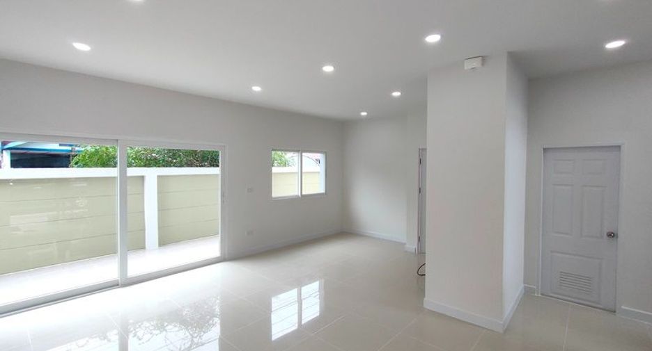 Haus zum Kauf mit Studio in Khlong Sam Wa, Bangkok