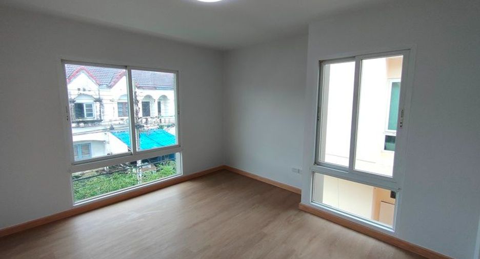 Haus zum Kauf mit Studio in Khlong Sam Wa, Bangkok