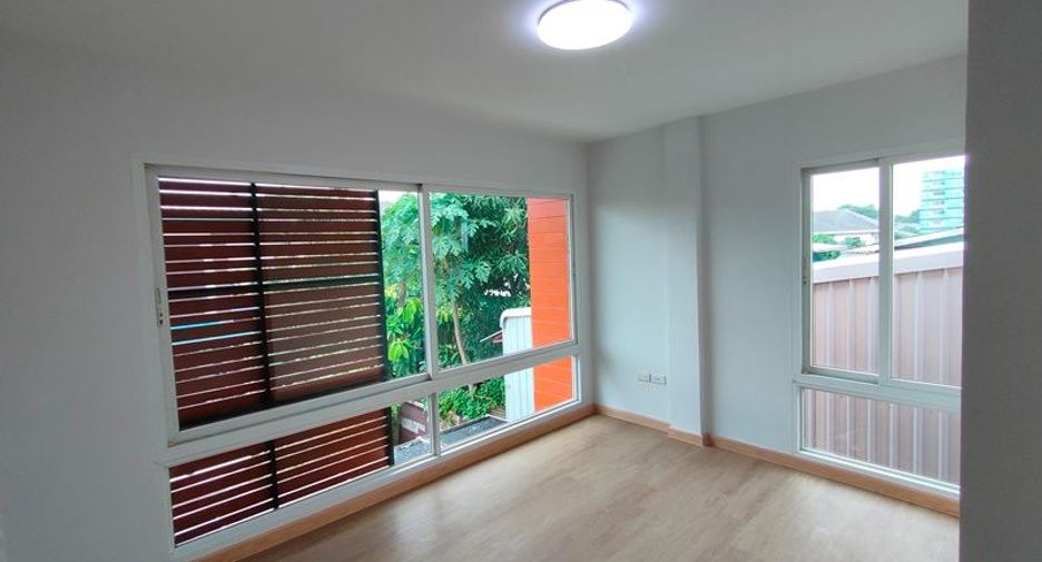 Haus zum Kauf mit Studio in Khlong Sam Wa, Bangkok