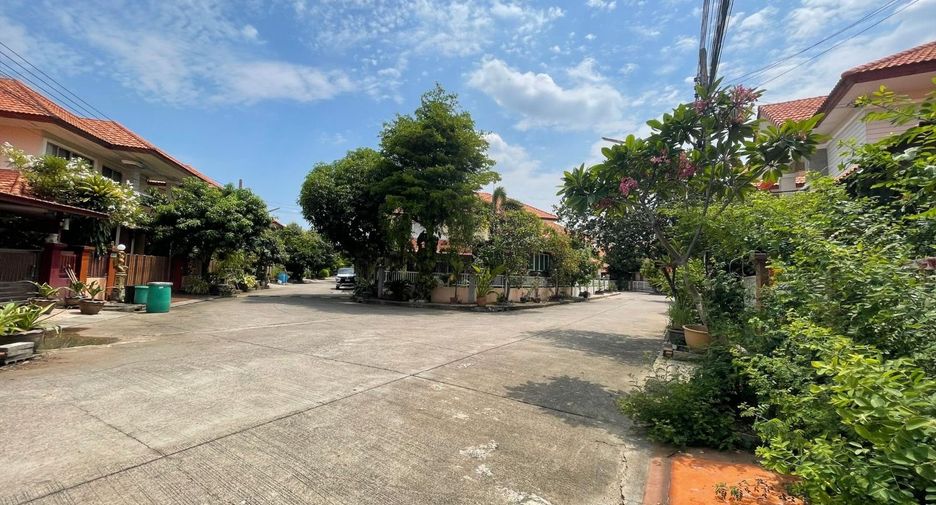 À vendre studio maison à Khlong Sam Wa, Bangkok
