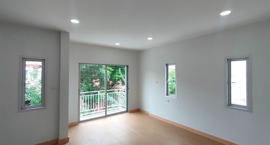 For sale studio house in Khlong Sam Wa, Bangkok