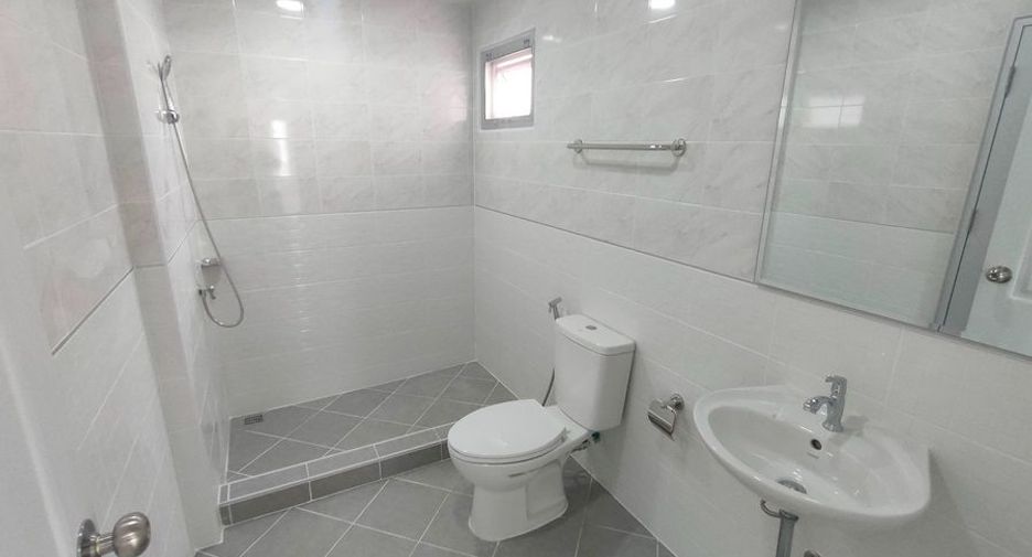 For sale studio house in Khlong Sam Wa, Bangkok