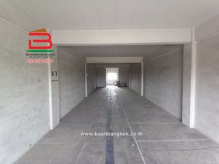 For sale 4 bedrooms retail Space in Lam Luk Ka, Pathum Thani
