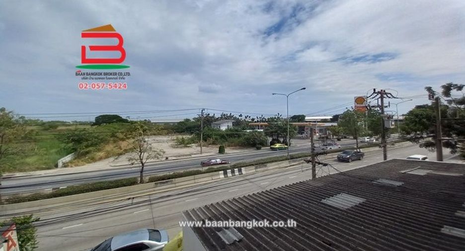 Local comercial en venta de 4 habitaciones en Lam Luk Ka, Pathum Thani