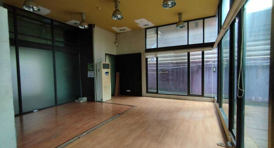 For rent office in Bang Khae, Bangkok
