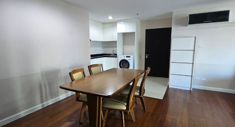For rent 2 bed condo in Huai Khwang, Bangkok