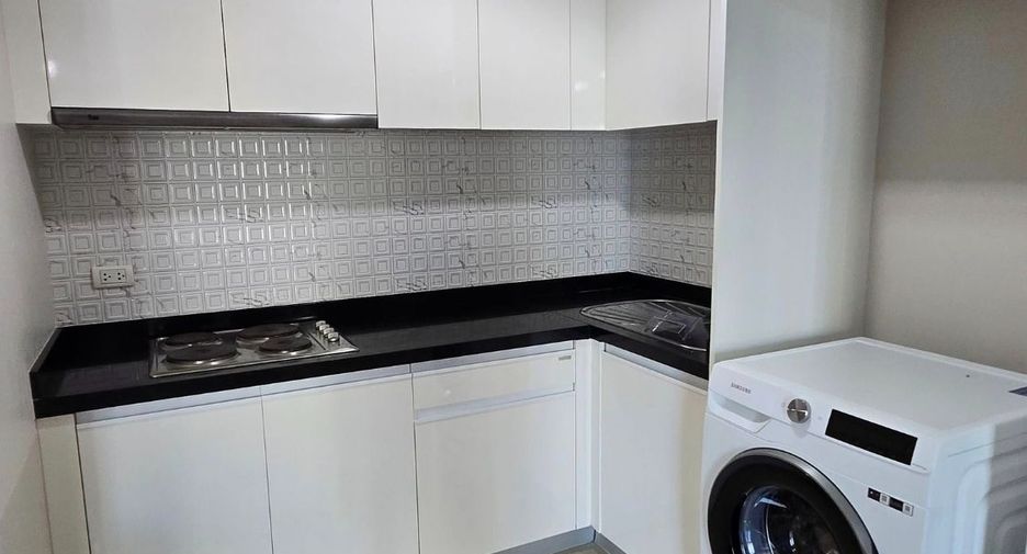 For rent 2 bed condo in Huai Khwang, Bangkok