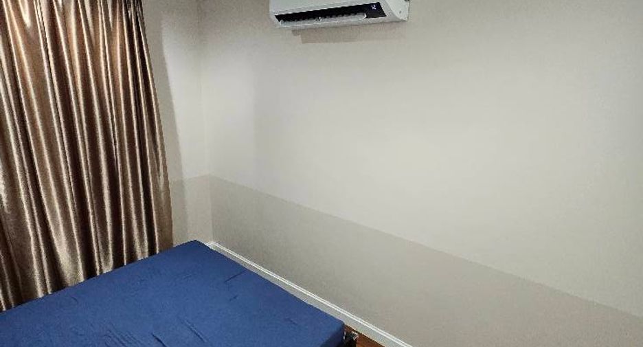 For rent 2 bed condo in Huai Khwang, Bangkok