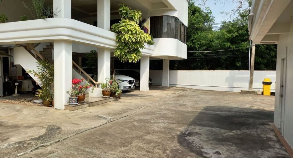 For sale studio condo in Bang Khen, Bangkok