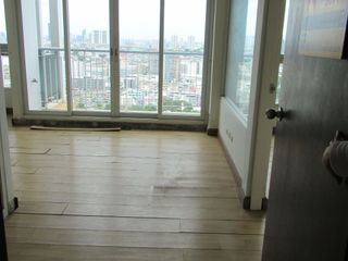 Wohnung zum Kauf mit Studio in Thon Buri, Bangkok