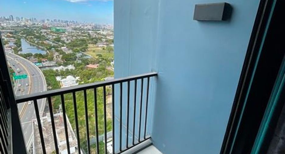 For sale studio condo in Bang Kapi, Bangkok