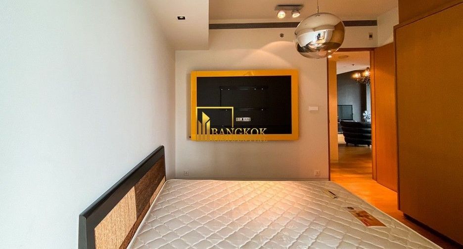 For rent 2 bedrooms condo in Sathon, Bangkok