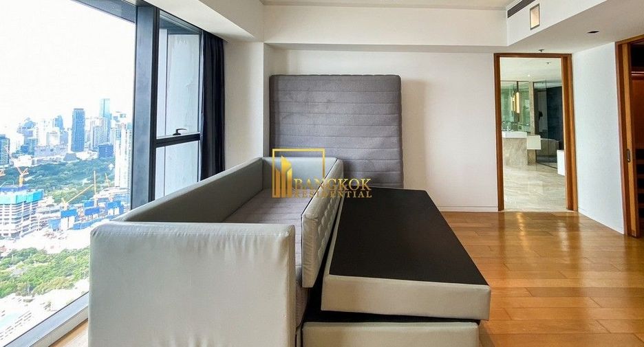 For rent 5 bedrooms condo in Sathon, Bangkok