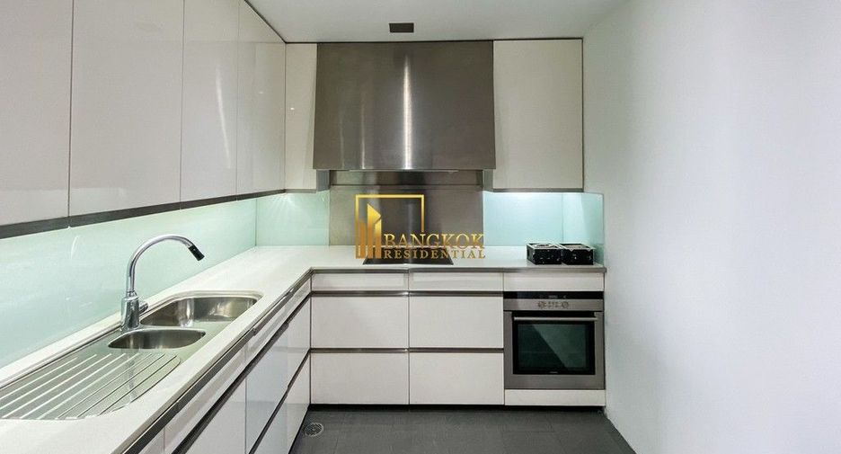 For rent 5 bedrooms condo in Sathon, Bangkok