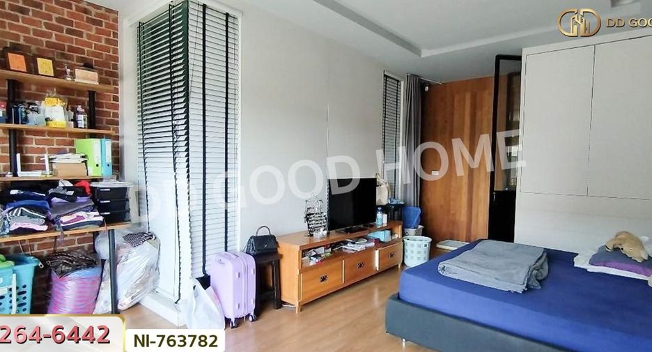 Casa adosada en venta de 3 habitaciones en Sai Mai, Bangkok