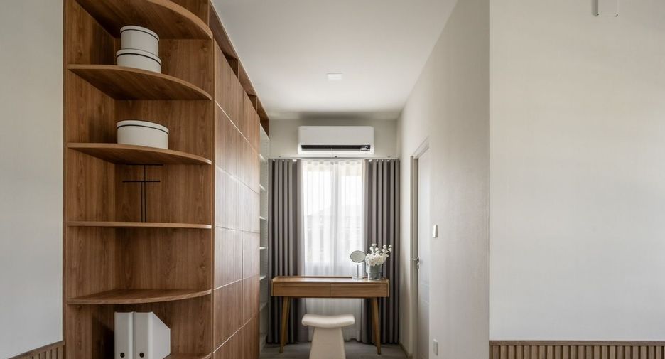 For rent and for sale 4 bedrooms house in Bang Phli, Samut Prakan