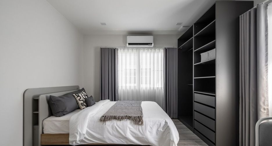 For rent and for sale 4 bedrooms house in Bang Phli, Samut Prakan